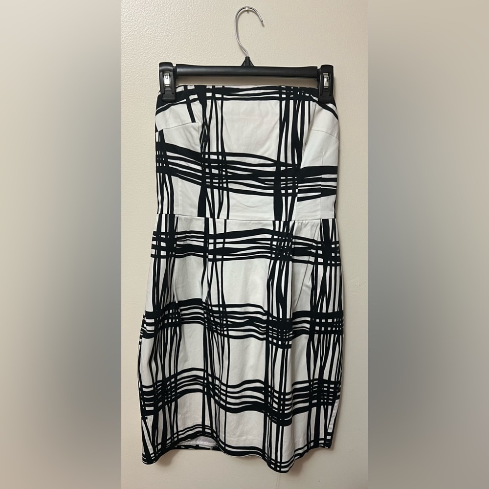 Express Design Studio Strapless dress. Size 10.